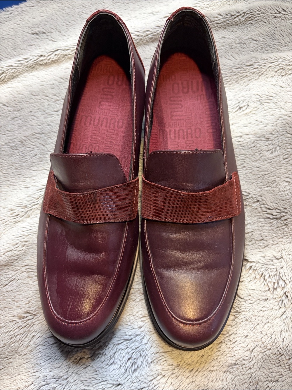 Munro Women's Burgundy Slip-On Loafers
